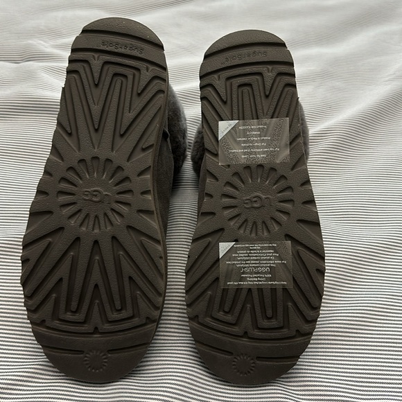 Authentic UGG Women’s Classic Mini Alpine Lace Boots - Picture 5 of 6